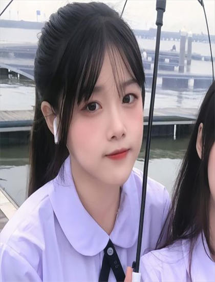 《罗莎夫人》的文化视角：导演的艺术风格与视觉语言 理解作品的时代背景与文化语境