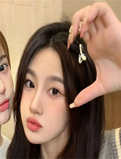 后背2022创作全记录：拍摄过程中的艰辛与突破 揭示艺术创作的艰辛与快乐